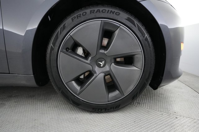 2023 Tesla Model 3 — photo 16 of 21
