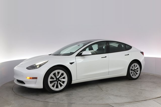 2023 Tesla Model 3 — photo 14 of 21