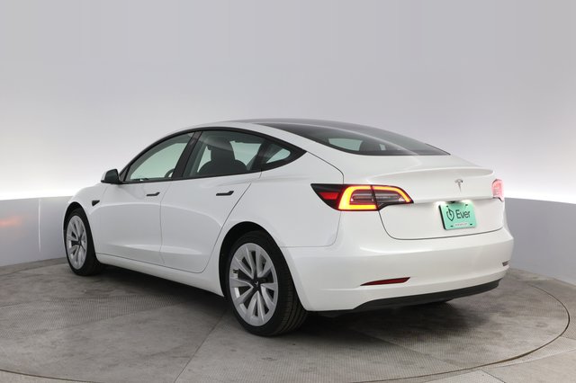 2023 Tesla Model 3 — photo 13 of 21