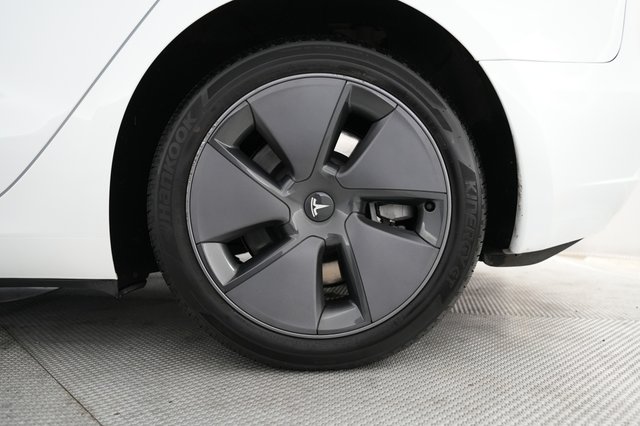 2023 Tesla Model 3 — photo 7 of 21