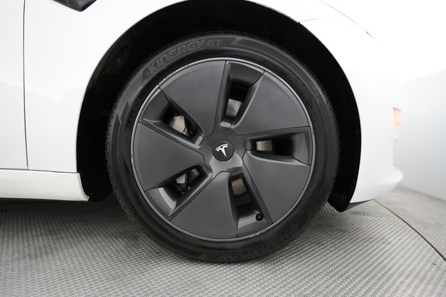 2023 Tesla Model 3 — photo 17 of 21