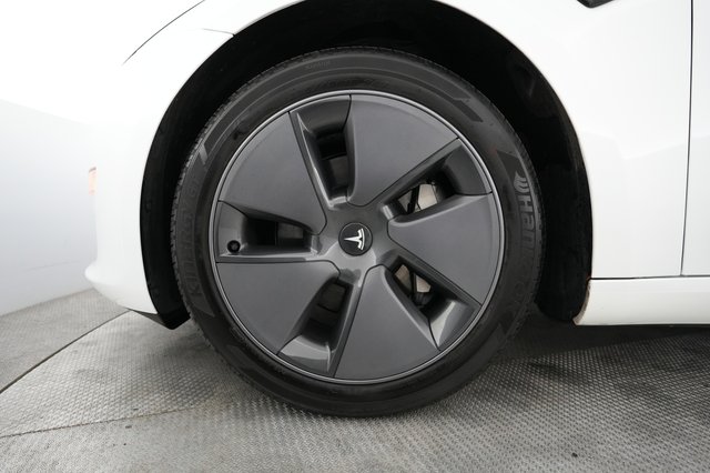 2023 Tesla Model 3 — photo 15 of 21