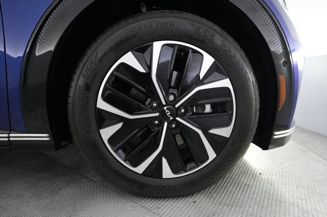 2023 Kia EV6 — photo 17 of 21