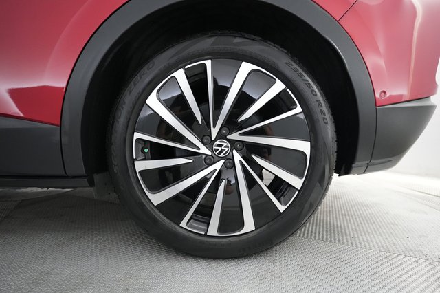 2024 Volkswagen ID.4 — photo 16 of 20