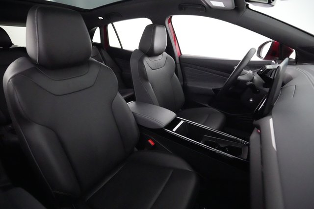 2024 Volkswagen ID.4 — photo 18 of 20