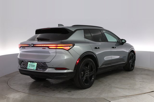 2024 Chevrolet Equinox EV — photo 2 of 20
