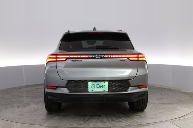 2024 Chevrolet Equinox EV — photo 12 of 20