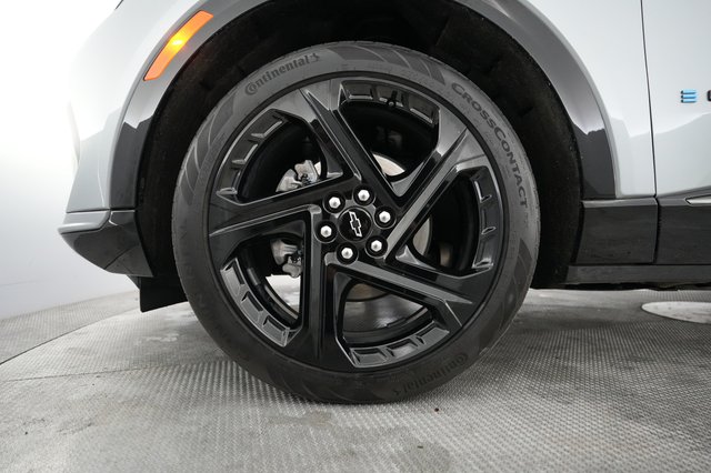 2024 Chevrolet Equinox EV — photo 17 of 20