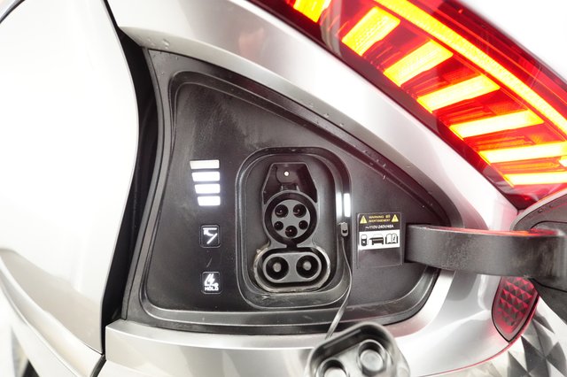 2024 Kia EV6 — photo 8 of 20