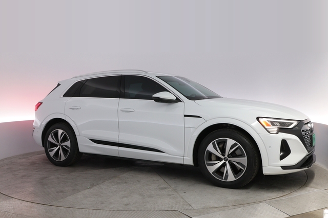 2024 Audi Q8 e-tron