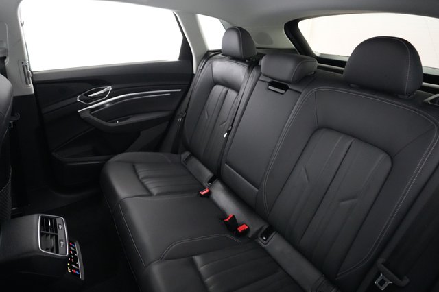 2024 Audi Q8 e-tron — photo 18 of 20