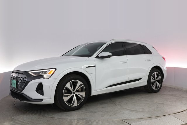 2024 Audi Q8 e-tron — photo 14 of 20