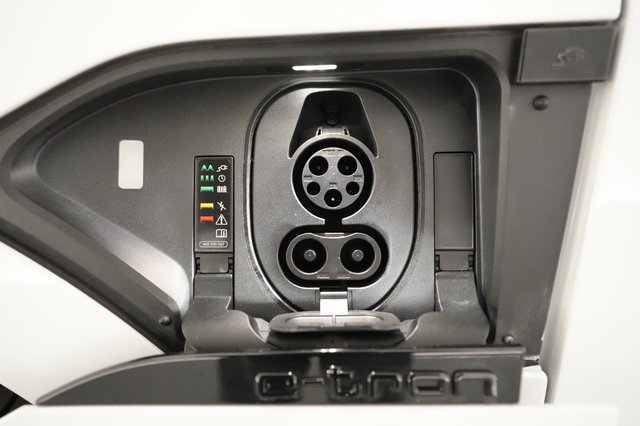 2024 Audi Q8 e-tron — photo 8 of 20