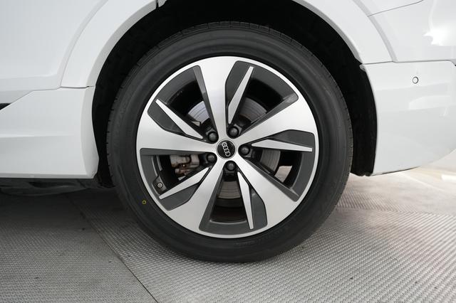2024 Audi Q8 e-tron — photo 7 of 20