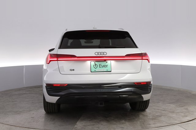2024 Audi Q8 e-tron — photo 12 of 20