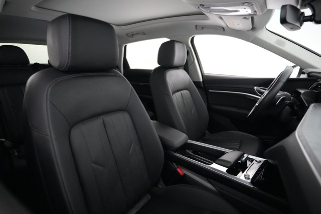 2024 Audi Q8 e-tron — photo 17 of 20