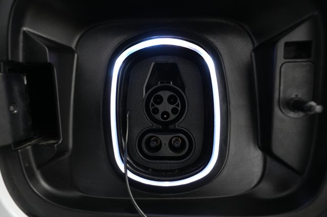 2025 Chevrolet Silverado EV — photo 8 of 15