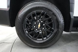 2025 Chevrolet Silverado EV — photo 11 of 15