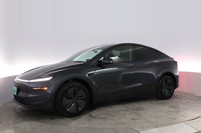 2026 Tesla Model Y — photo 14 of 21