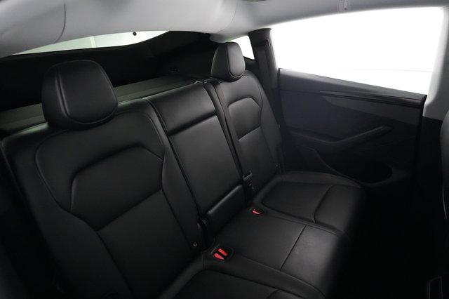 2026 Tesla Model Y — photo 19 of 21