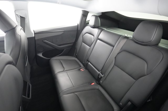 2026 Tesla Model Y — photo 4 of 21