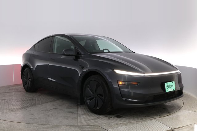 2026 Tesla Model Y — photo 10 of 21