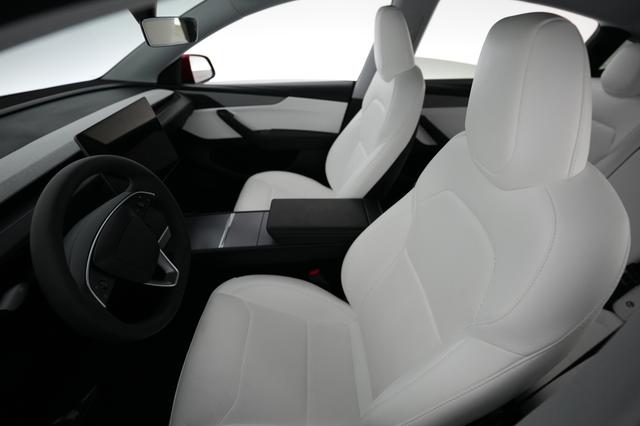 2026 Tesla Model Y — photo 3 of 21
