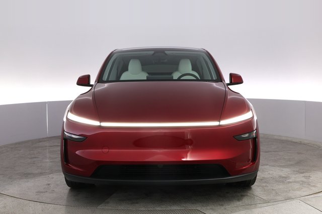 2026 Tesla Model Y — photo 9 of 21