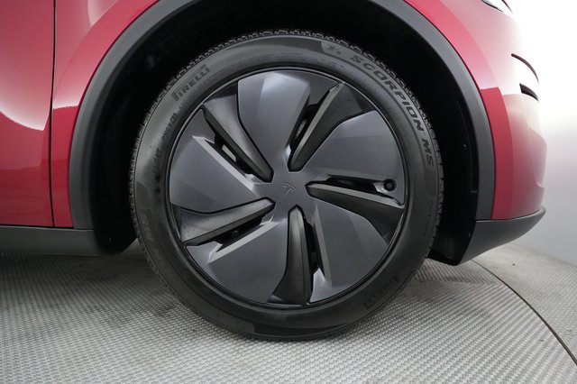2026 Tesla Model Y — photo 15 of 21