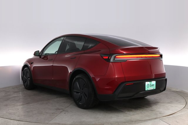 2026 Tesla Model Y — photo 13 of 21