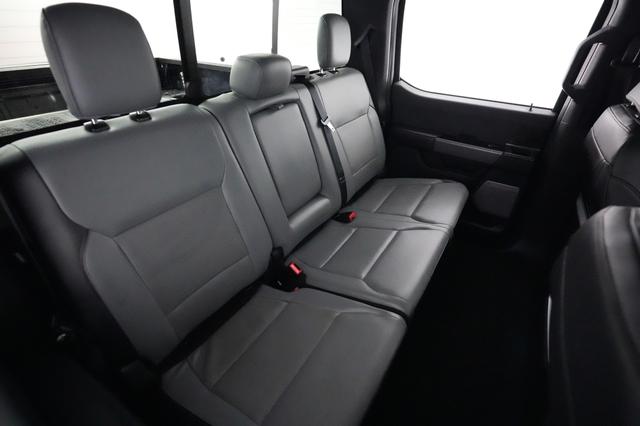 2022 Ford F-150 Lightning — photo 4 of 16