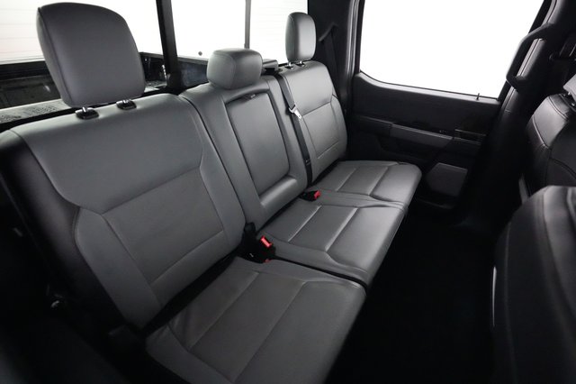 2022 Ford F-150 Lightning — photo 4 of 16