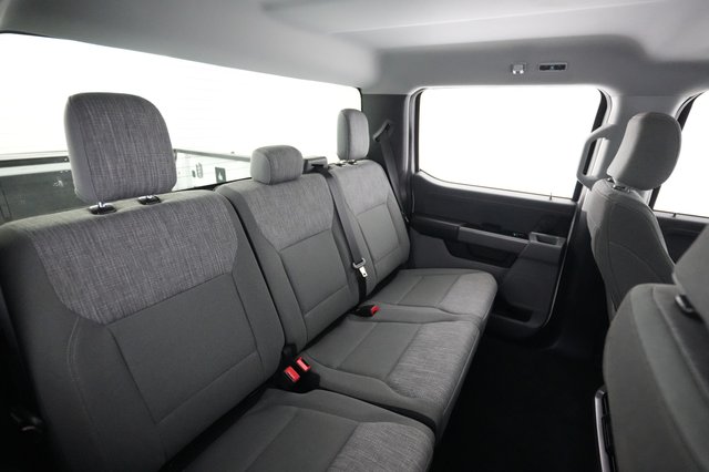 2023 Ford F-150 Lightning — photo 4 of 15