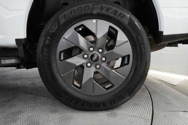 2023 Ford F-150 Lightning — photo 7 of 15
