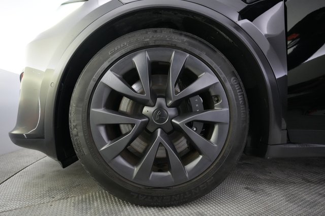 2023 Tesla Model X — photo 7 of 22