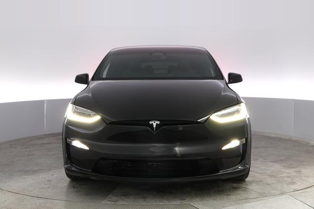 2023 Tesla Model X — photo 9 of 22