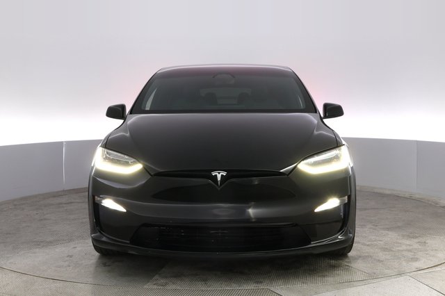 2023 Tesla Model X — photo 9 of 22
