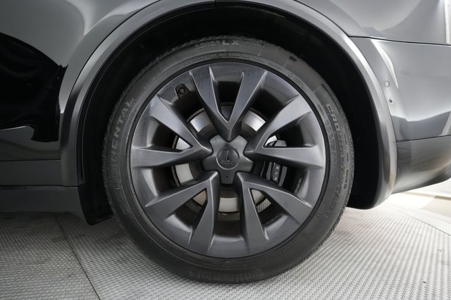 2023 Tesla Model X — photo 15 of 22