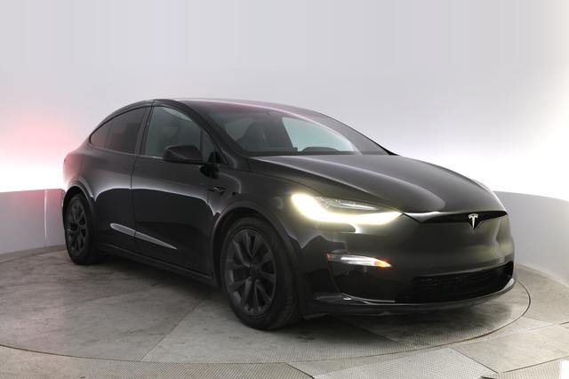 2023 Tesla Model X — photo 10 of 22