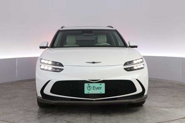 2023 Genesis GV60 — photo 9 of 24