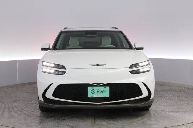 2023 Genesis GV60 — photo 9 of 24