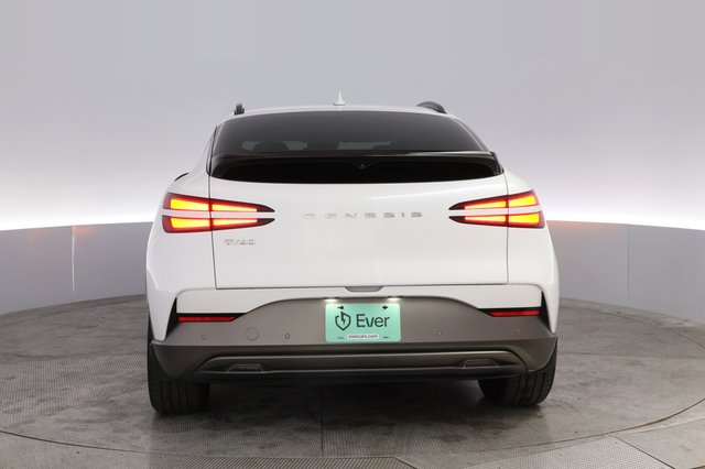 2023 Genesis GV60 — photo 12 of 24