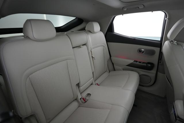 2023 Genesis GV60 — photo 4 of 24