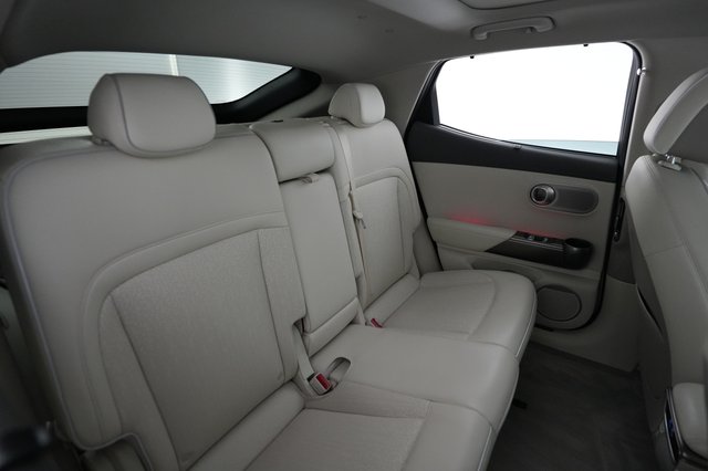 2023 Genesis GV60 — photo 4 of 24