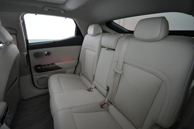 2023 Genesis GV60 — photo 19 of 24