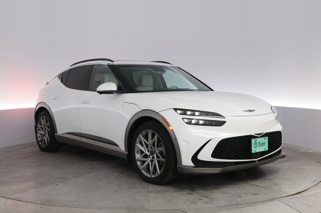 2023 Genesis GV60 — photo 10 of 24