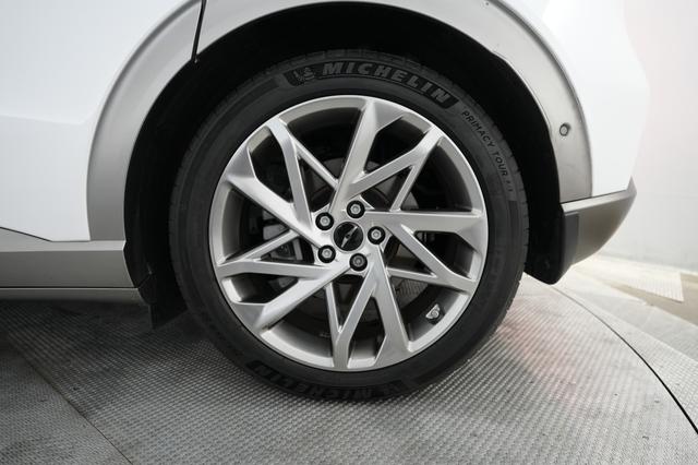 2023 Genesis GV60 — photo 7 of 24
