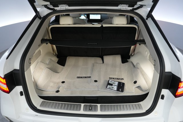 2023 Genesis GV60 — photo 6 of 24
