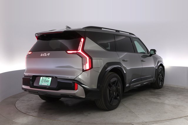 2024 Kia EV9 — photo 2 of 22