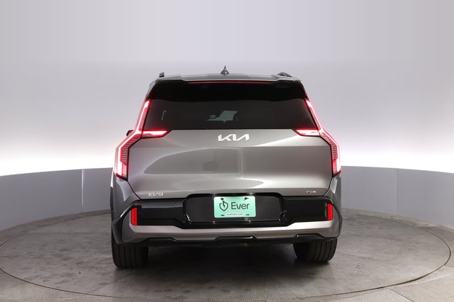 2024 Kia EV9 — photo 12 of 22